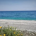 Holiday home Modern Seaside Maisonette 130 M2 Oikia Litsas Paliouria Larissas Kokkino Nero