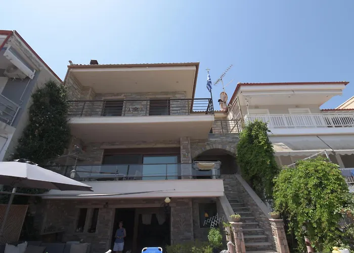 Modern Seaside Maisonette 130 M2 Oikia Litsas Paliouria Larissas Kokkino Nero